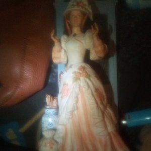 Avon porcelain collective